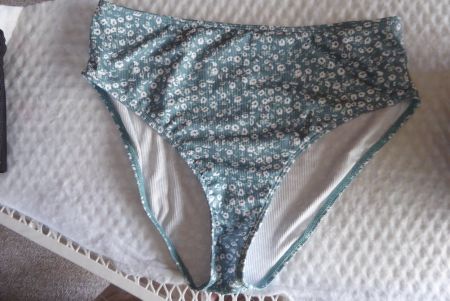 Swehr schöne Badehose  mit Muster Gr L NEU