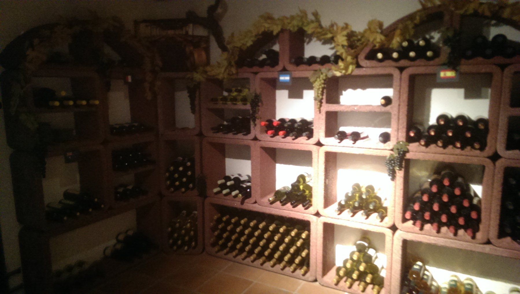 Scaffali: Weinregal aus Hydroton 56 Elemente – Usato da Ottikon venduto da nag-champa77 1