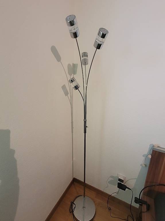 Lampade: Ständerlampe LED – Usato da Utzenstorf venduto da Werfer 1