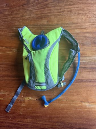 Trinkrucksack Camelbak gelb grau 