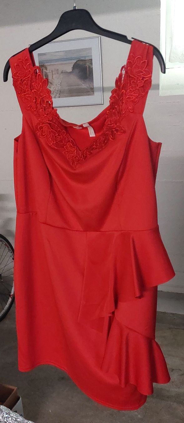 Vestiti: Elegantes Kleid – Nuovo (secondo la descrizione) da Wislikofen venduto da Ana.Gomes