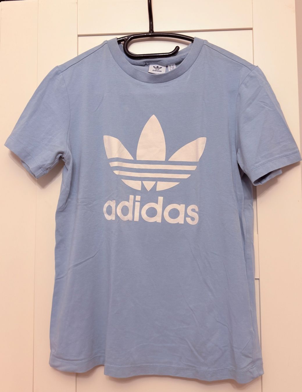 Adidas T-shirt: • Adidas T-Shirt • – Usato da Basel venduto da mendoza13
