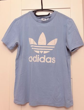 • Adidas T-Shirt •