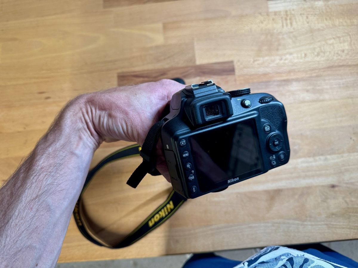 Nikon Kamera: Nikon D3400 DSLR Camera – Gebraucht aus Baar von Dragonbiedronka 1