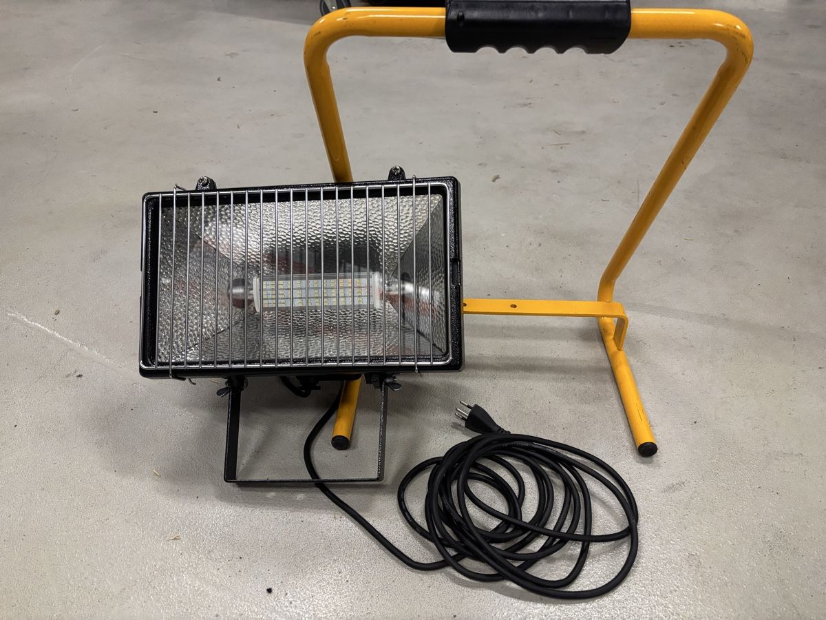 Lampade: Projecteurs Brennenstuhl IP54 halogène ou led – Usato da Coppet venduto da rol_lx8g