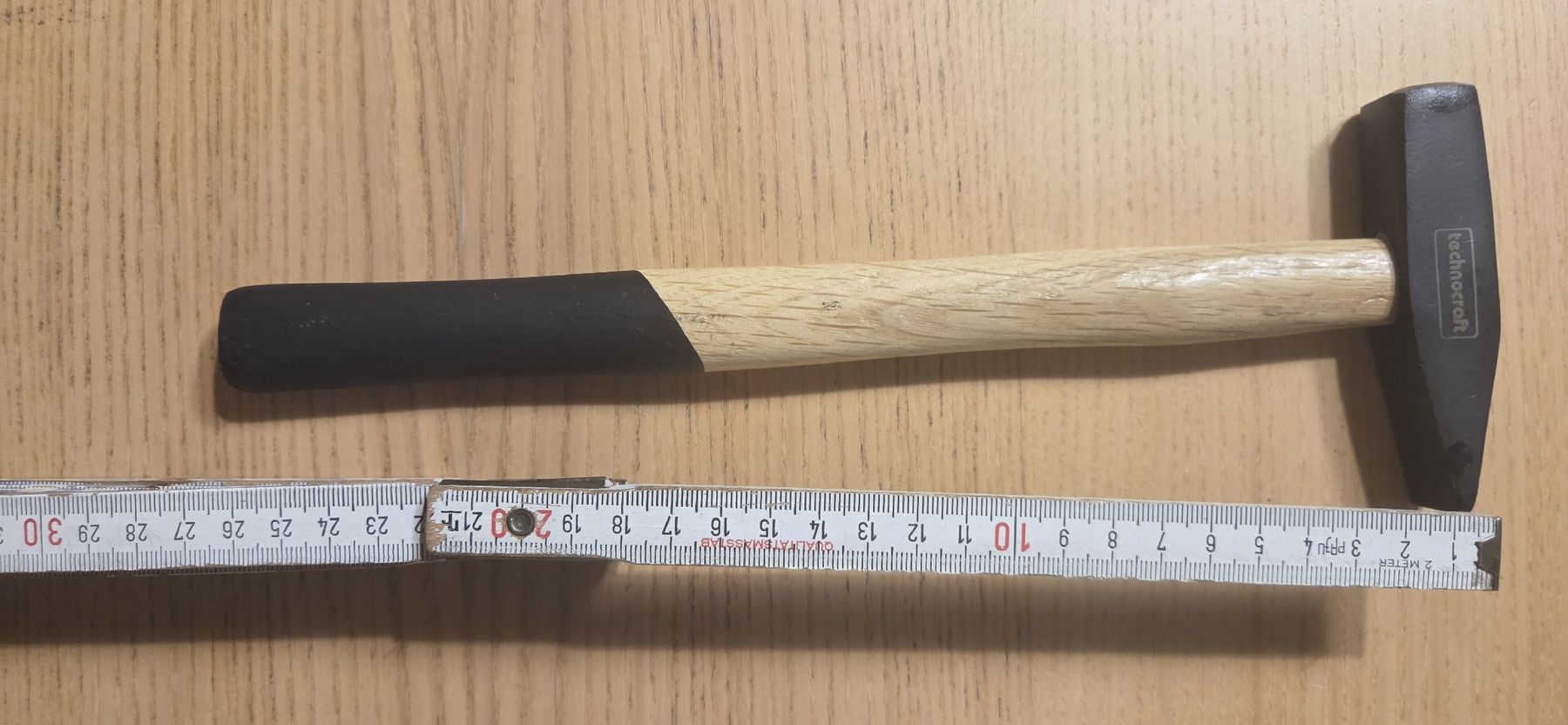 Tutti gli attrezzi: Hand Tool Set: Hammer, Screwdrivers & Folding Ruler – Usato da Zürich venduto da jopa10001 1