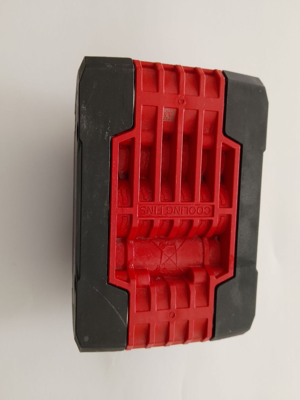 Bosch Caricatori & Batterie: Neuwertiger Bosch pro core 18V /4 ah ,amp share – Nuovo (secondo la descrizione) da Biel/Bienne venduto da Vintage-timearts 2