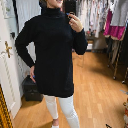 Schwarzer Rollkragenpullover Lifestyle – warm & elegant L/XL