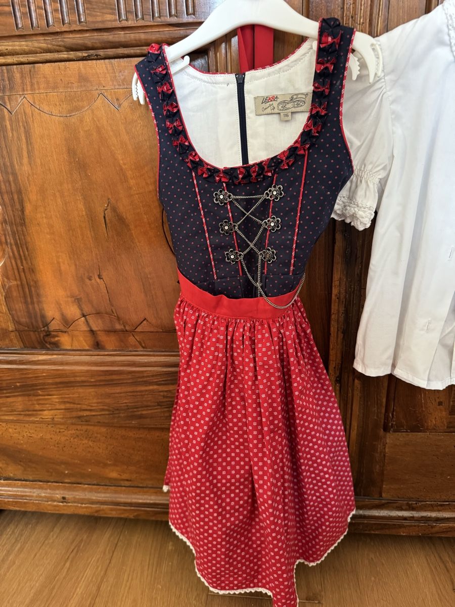 Vestiti & Gonne: Dirndl Grösse 116 mit Schürze und Bluse – Usato da Gland venduto da isa_g01 1