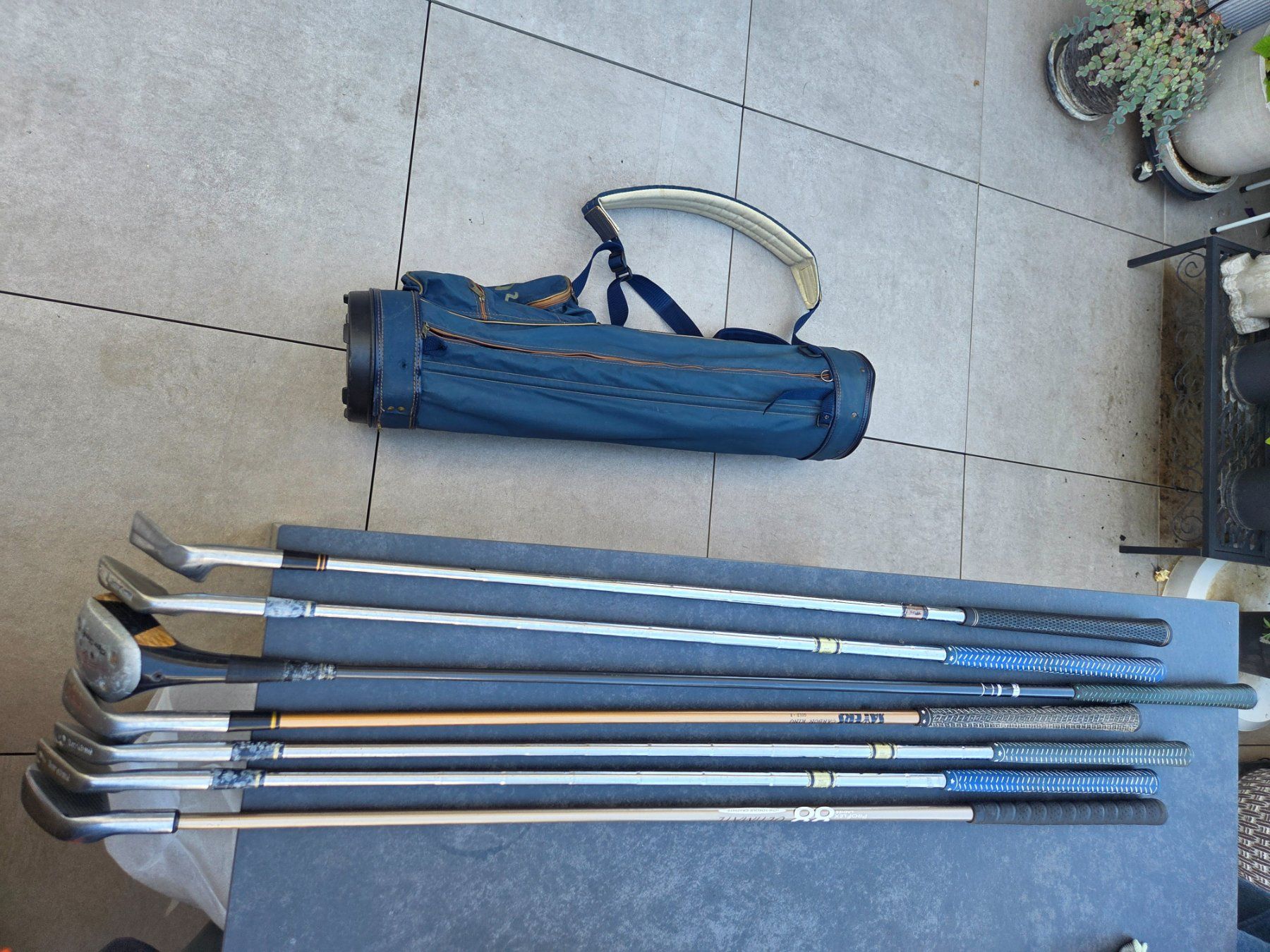 Clubs & Sets: Golfschläger Set mit Tasche gebraucht – D'occasion à Küssnacht am Rigi par jasminsche