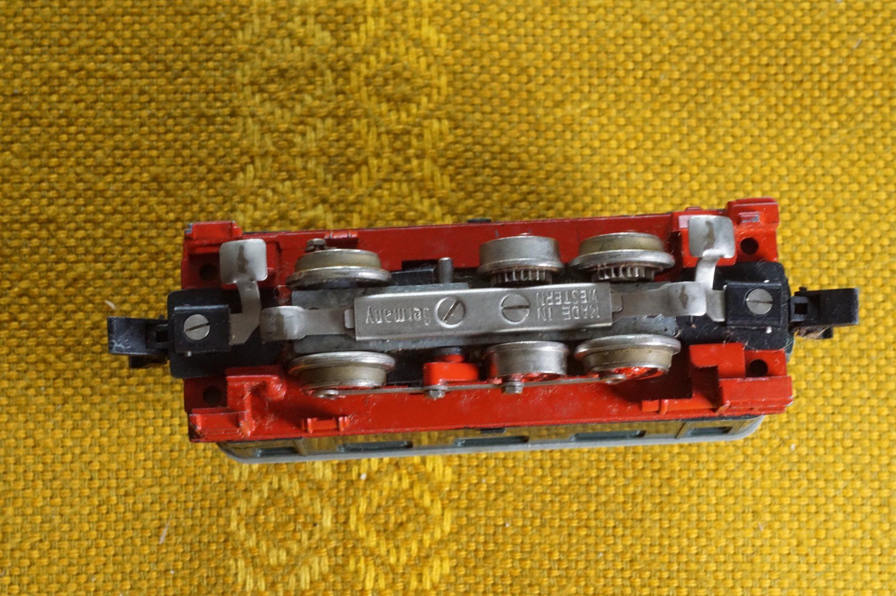 Trix Modelleisenbahnen: E-Lok grün Trix-Express alt – Gebraucht aus Gränichen von iknow 1