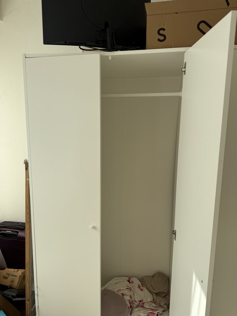 Ikea Schränke: IKEA White Wardrobe  – Gebraucht aus Zürich von jad_9d2n 2