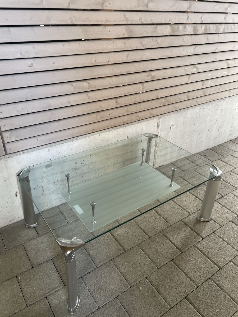 Tische: Glastisch – Gebraucht aus Brugg AG von ameet.madan 2