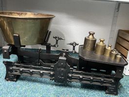 Antike Balkenwaage mit Messingschalen und Gewichten 10kg