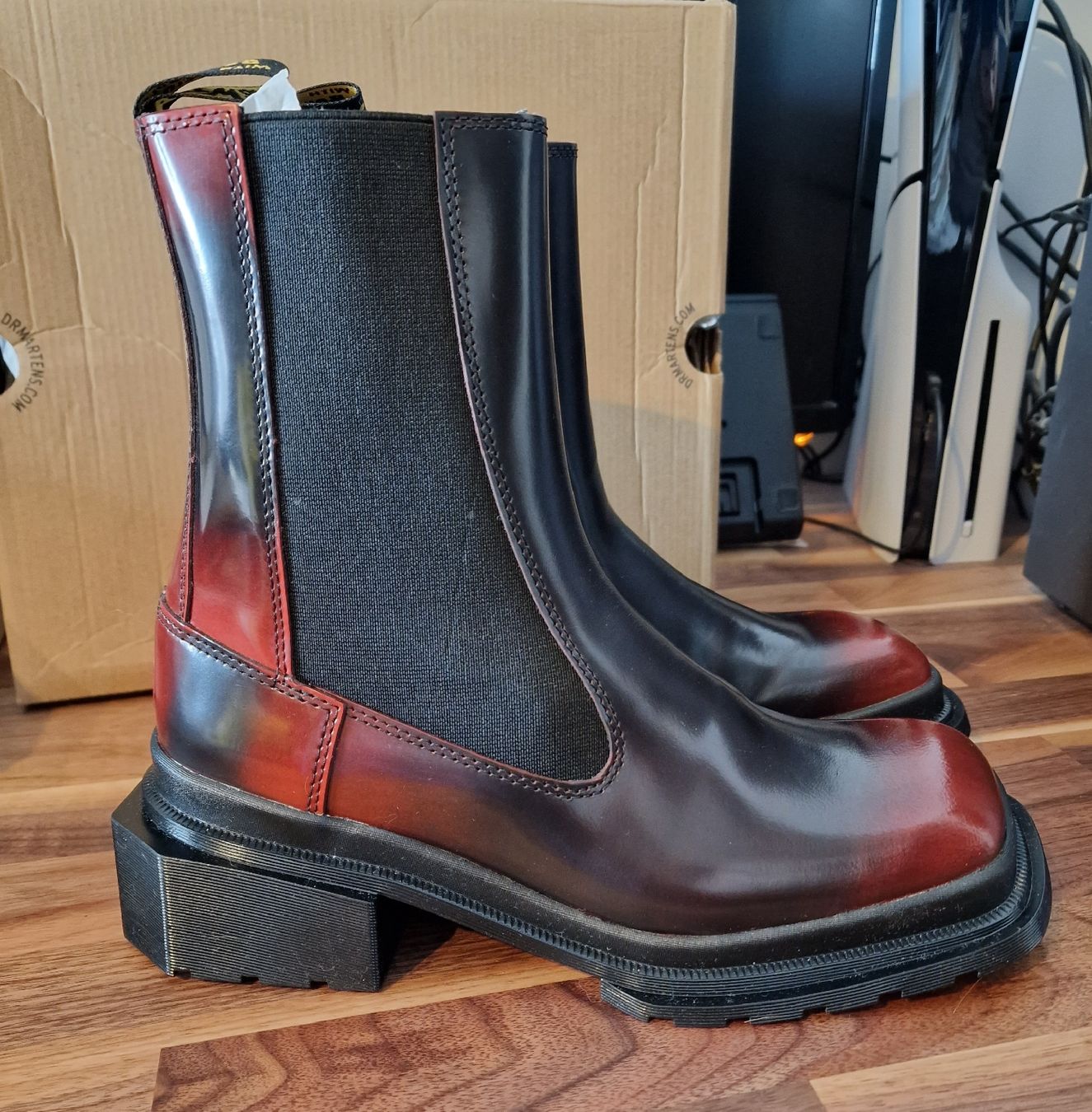 Dr. Martens Scarpe da donna: Dr. Martens Gr. 39 OVP Cherry Red/ black – Nuovo e nell'imballaggio originale da Schlieren venduto da jen_x559
