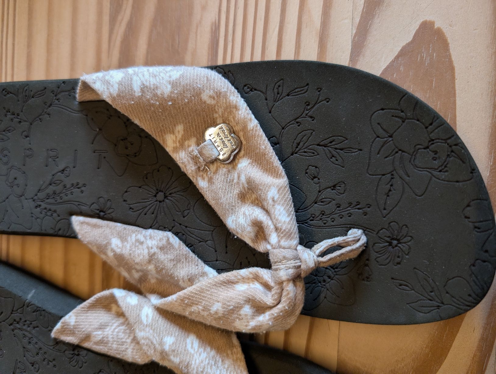 Scarpe da donna: tongs Esprit – Usato da Château-d'Oex venduto da coraynaud96 1