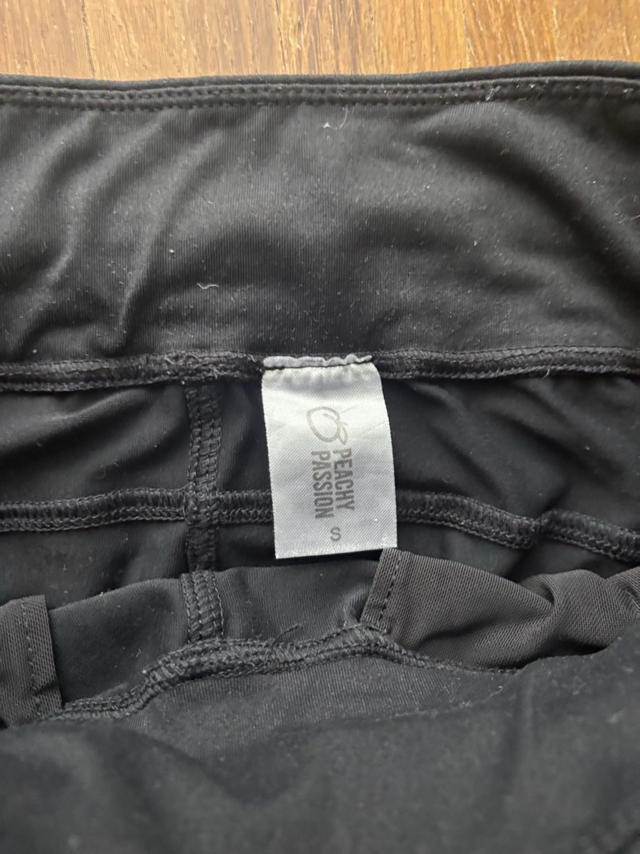 Hosen: Jogginghose Peachy Passion schwarz Grösse S – Gebraucht aus Hinwil von liviipivii 1