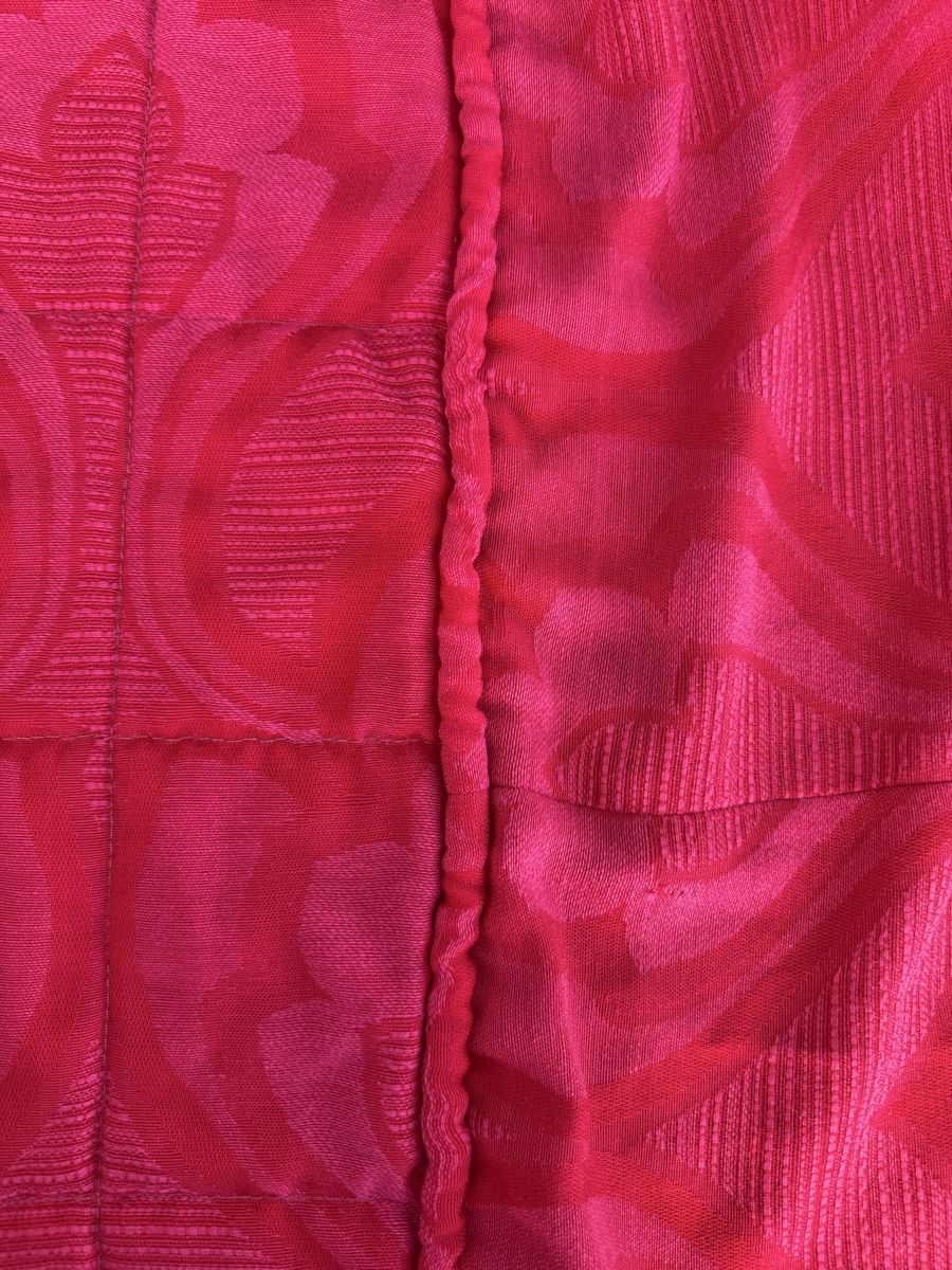 Coperte: Gesteppte Tagesdecke/ Bettüberwurf, rot mit Muster – Usato da Thun venduto da tahari 1