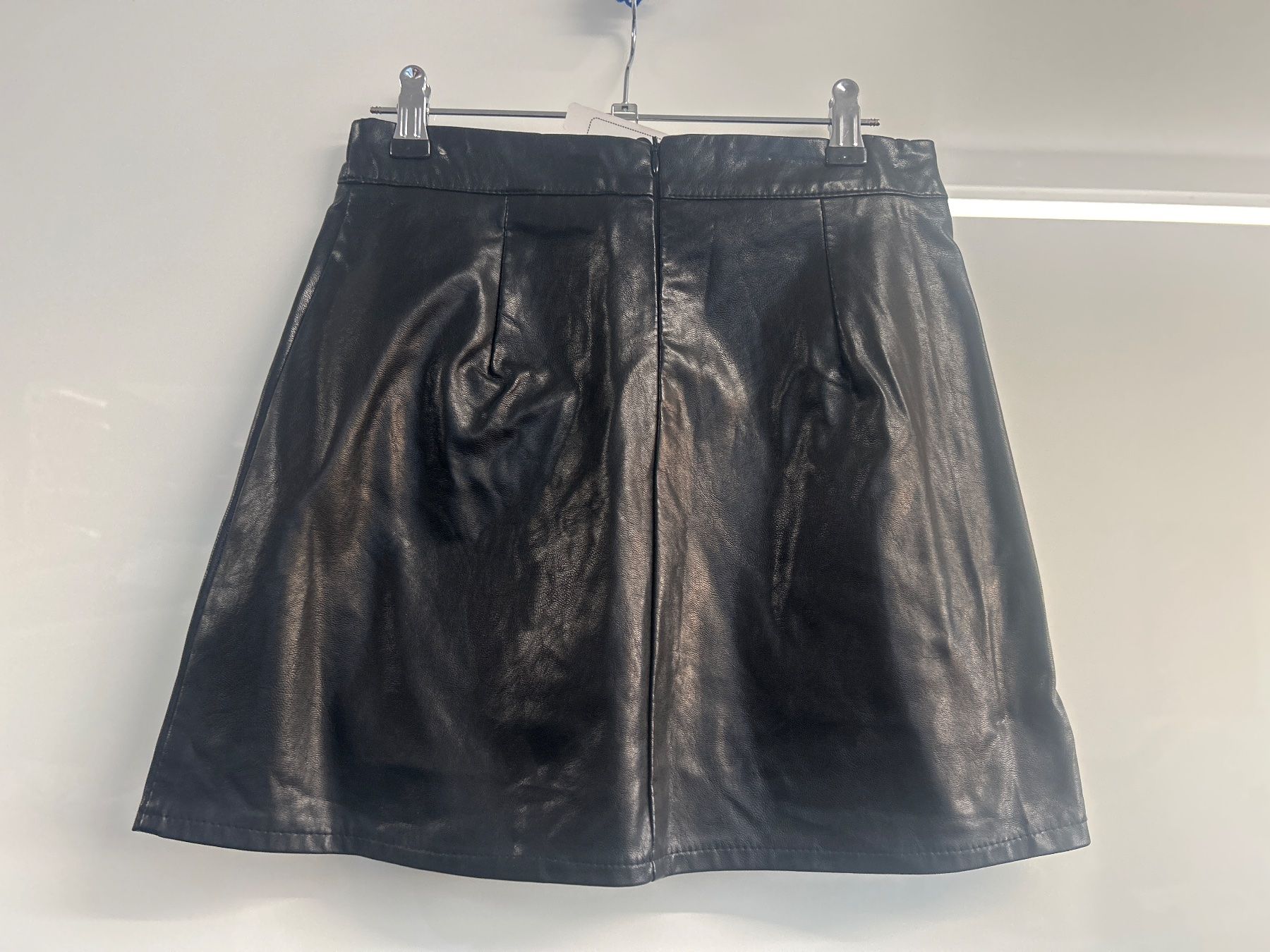 Röcke: Minirock in Lederoptik mit Ösen, schwarz Gr S NEU – Neu und originalverpackt aus Regensdorf von Spyke55 2