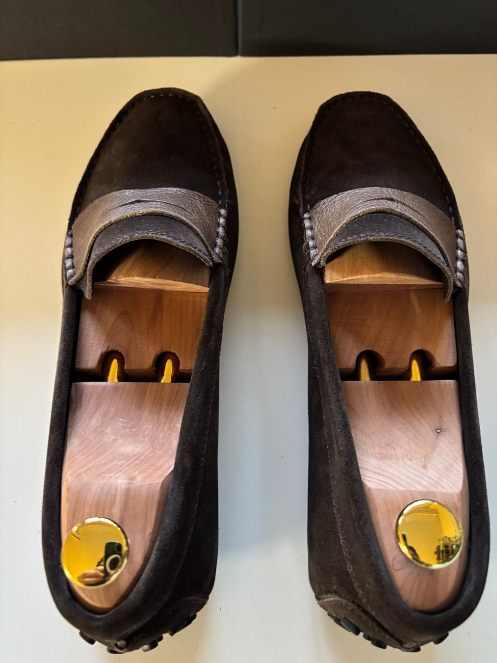 Lacoste Scarpe da uomo: Lacoste - Mocassins en daim - Marron - 43 – Usato da Grand-Lancy venduto da alf_8dk7 5