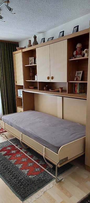 Betten: Schrankwand mit ausklappbarem Bett – Gebraucht aus Siebnen von pch_p6w5