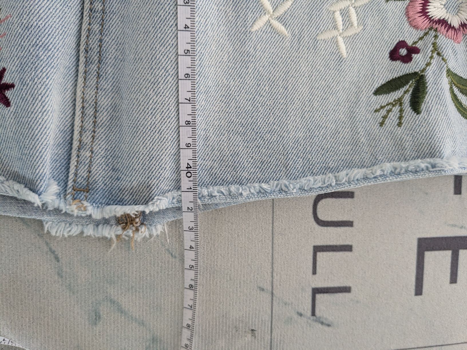 Stradivarius Gonne: Jeansrock bestickt hellblau Grösse M  – Usato da Rorschach venduto da olg_5qq2 4