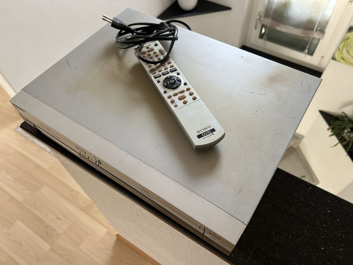 Sony Registratori: SONY DVD & VHS-Videorecorder RDR-VX420 – Usato da Schongau venduto da Retro_Shop 5