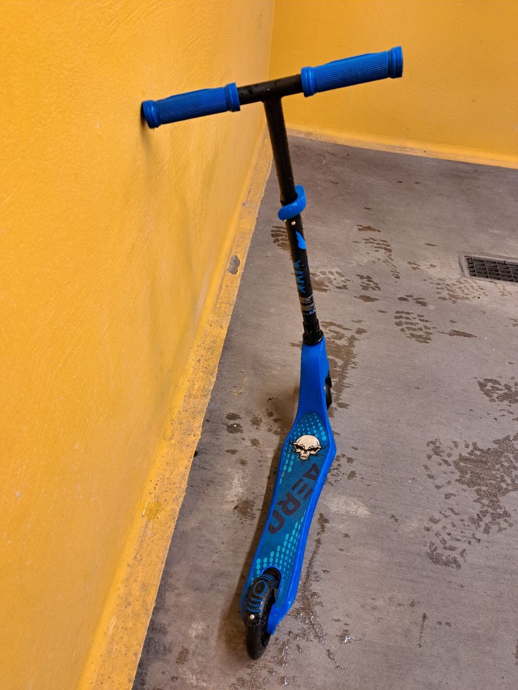 Veicoli per bambini: Aero C1 Tretroller, Kindertrotti, Roller mit LED Rädern – Usato da Duebendorf venduto da Mauxus 7