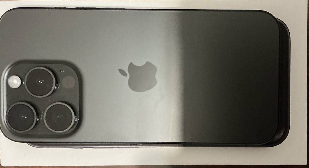 Telefoni cellulari / Smartphones: Iphone 15 pro 128 GB neu – Usato da Winterthur venduto da sen_y7ys 2