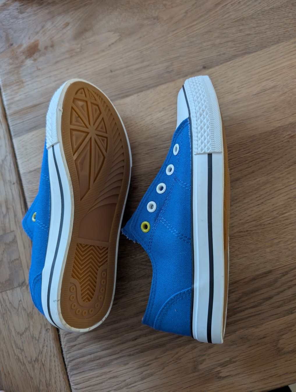 Scarpe per ragazzi: Blaue Schuhe NEU Grösse 34 – Nuovo (secondo la descrizione) da Bern venduto da berneroberlaenderin 1