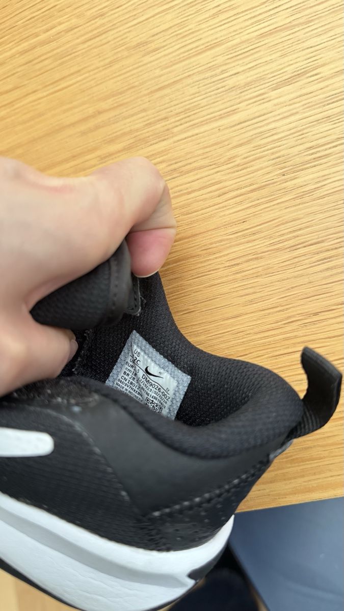 Nike Scarpe per ragazzi: Turnschuhe Nike Gr.29.5 – Nuovo (secondo la descrizione) da Zürich venduto da nadyasuv 2