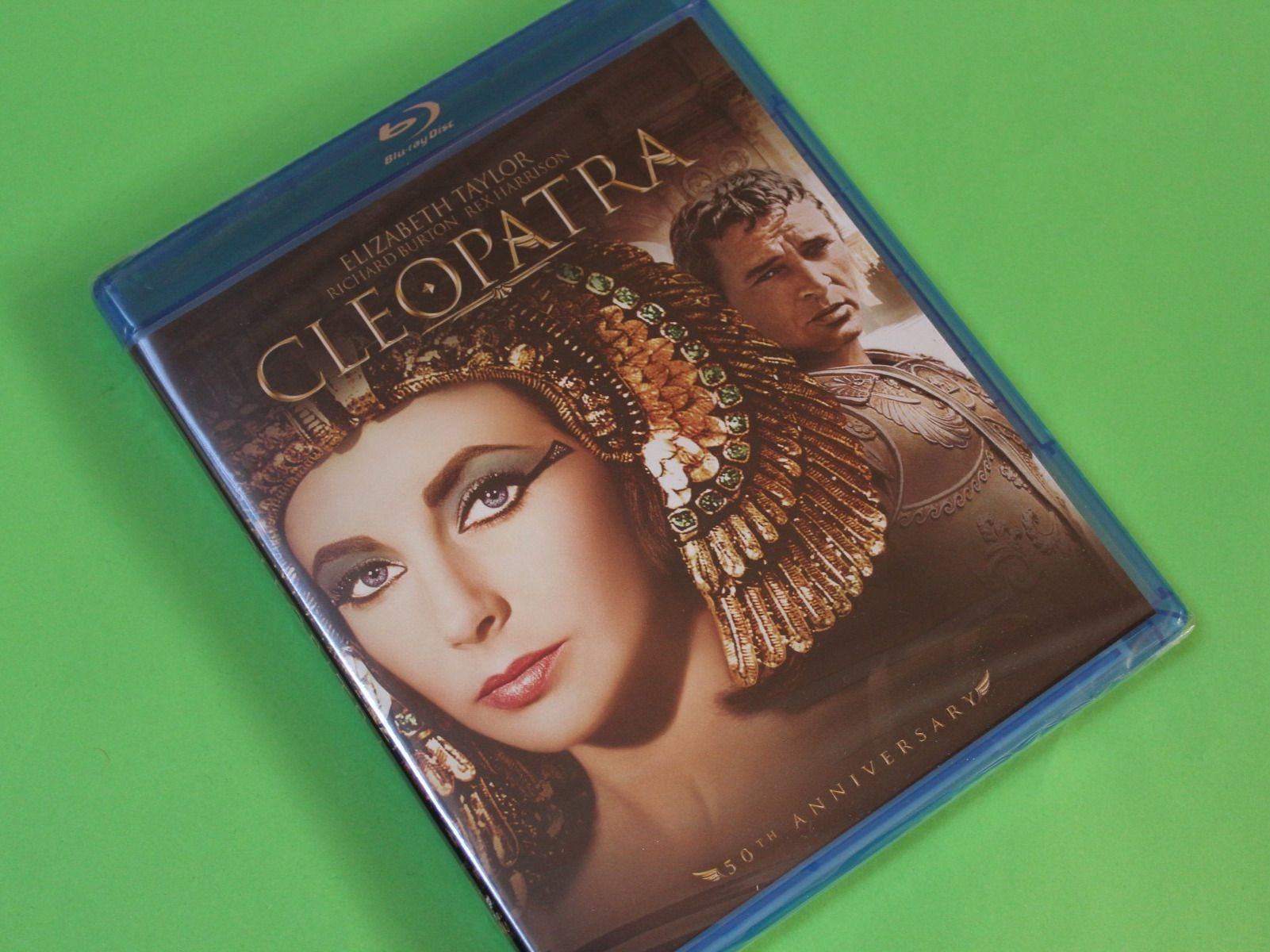 Tutti i DVDs: CLEOPATRA (2 BLU-RAY) NEU+OVP CODE A mit Elizabeth Taylor – Usato da Tübach venduto da JamesStone