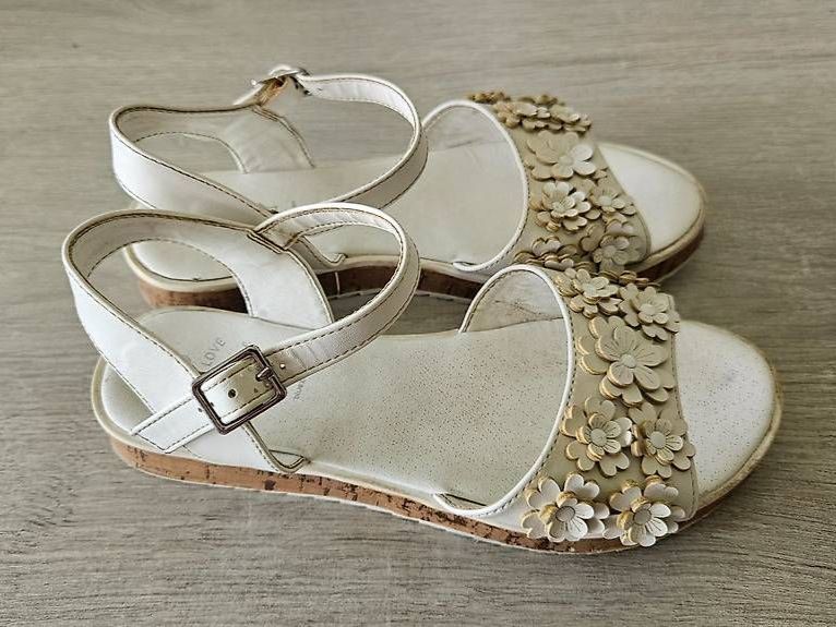 Scarpe per ragazze: Mädchen Sandalen Gr. 35 – Usato da Zug venduto da nikspk 2