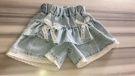 Kurze Hose mit Spitze Gr.80🫐