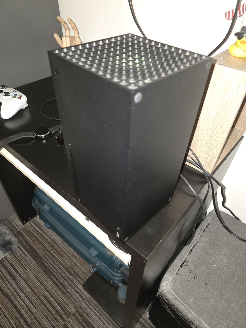 Microsoft Konsolen: vendo xbox series X  – Gebraucht aus Leukerbad von ale_fhj8