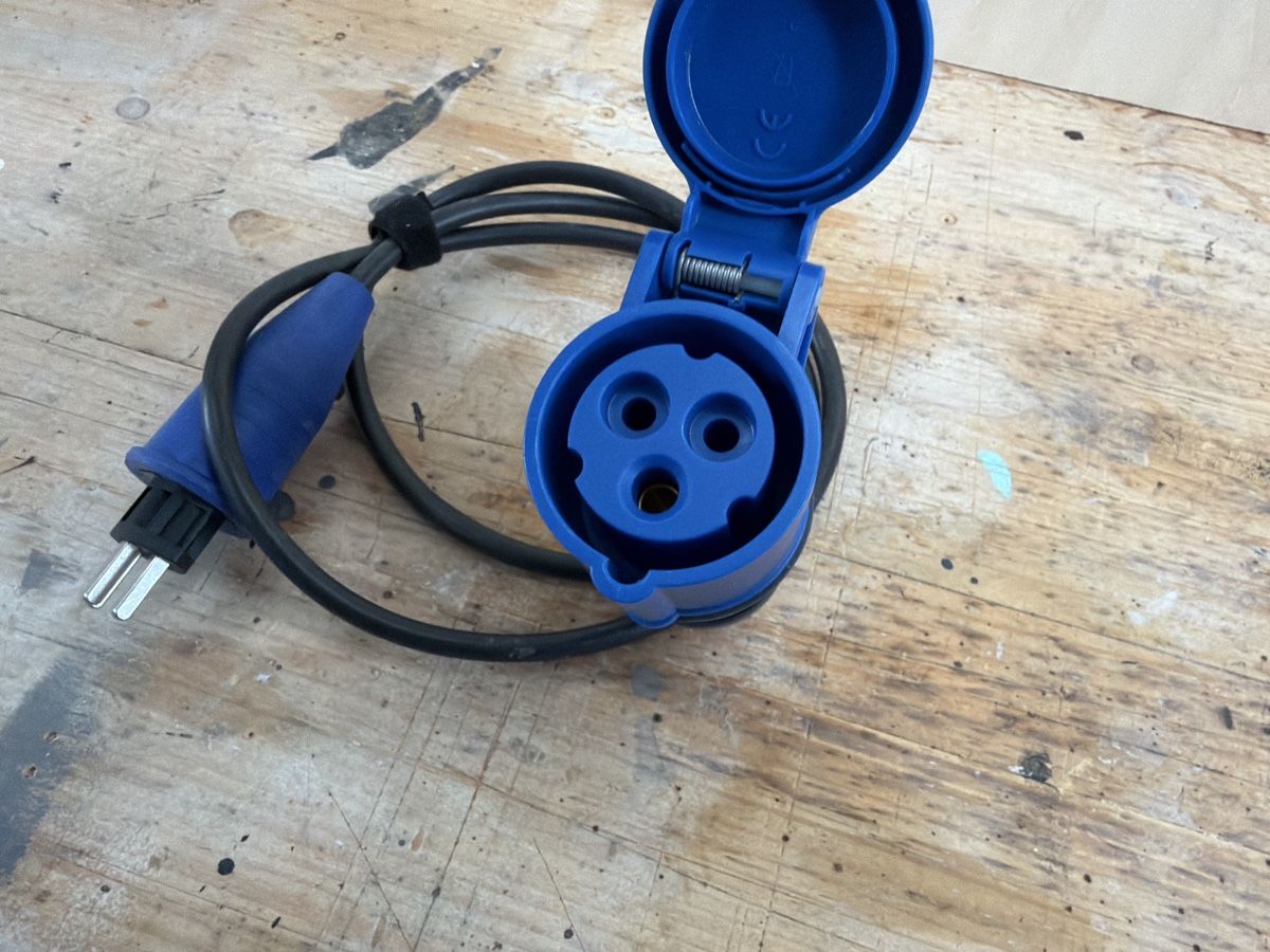 Kabel: Adapterkabel CEE auf Schweizer Stecker 230V gebraucht – Gebraucht aus Zürich von MHinti 1