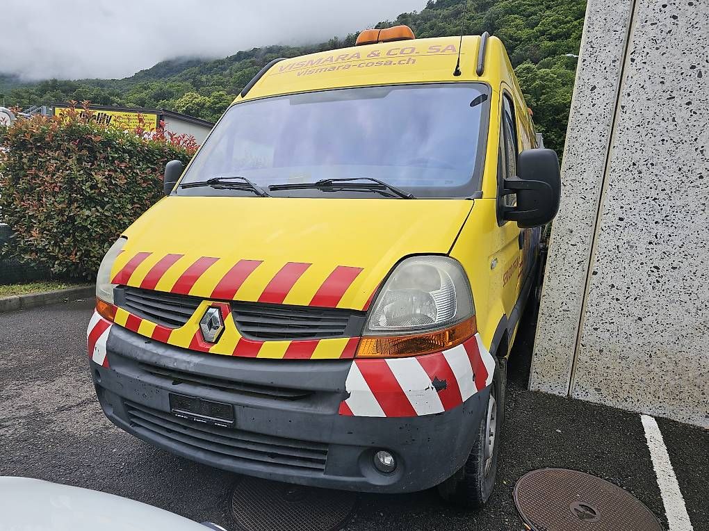 Véhicules utilitaires: Renault Master T35 2.5 DCi – D'occasion à Mezzovico par Eurocarsa 4
