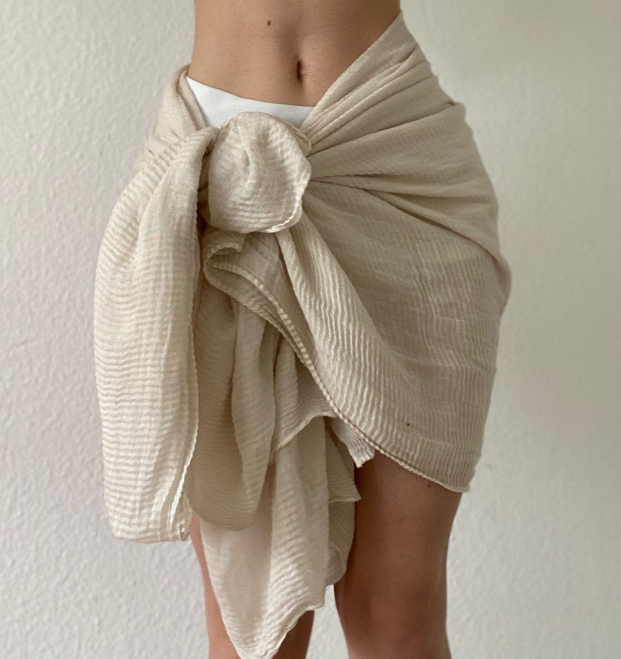 Foulard & Sciarpe: BEIGE COVERUP / SARONG / SCARF – Nuovo (secondo la descrizione) da Schlieren venduto da notkrys