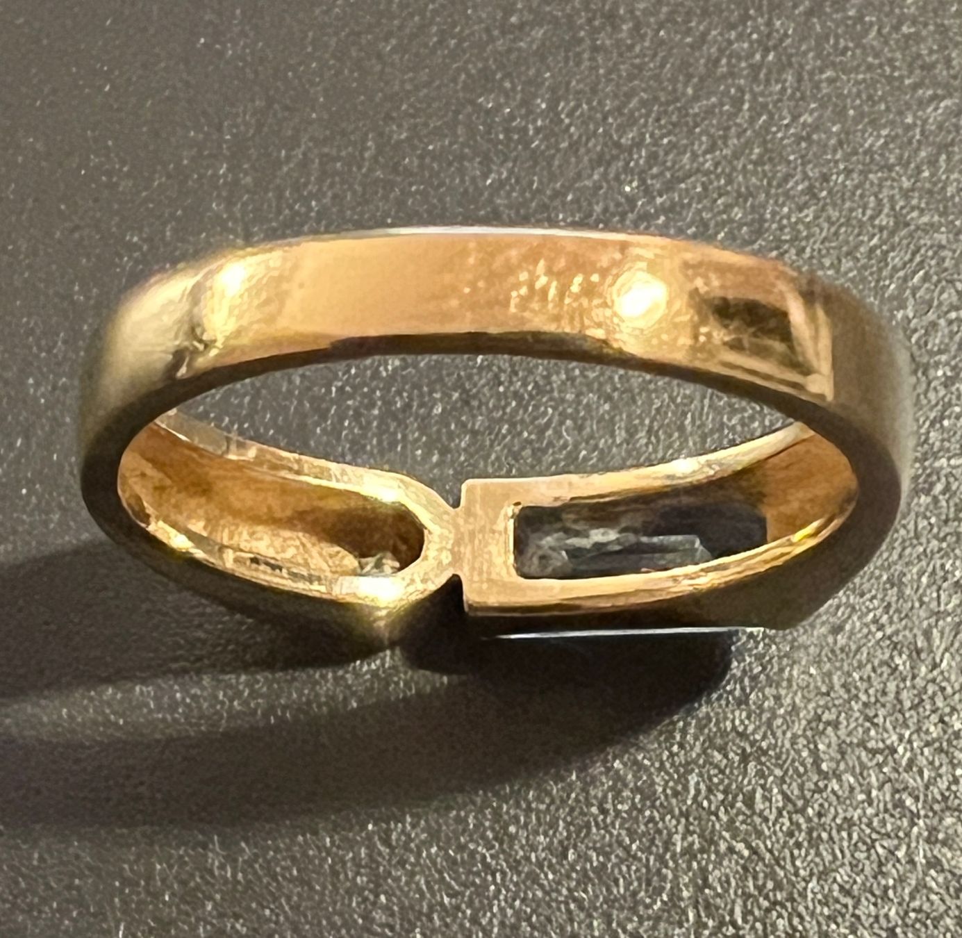 Bagues: Gold-Ring 18 K mit Stein und Diamant – D'occasion à Chur par Penting1935 4