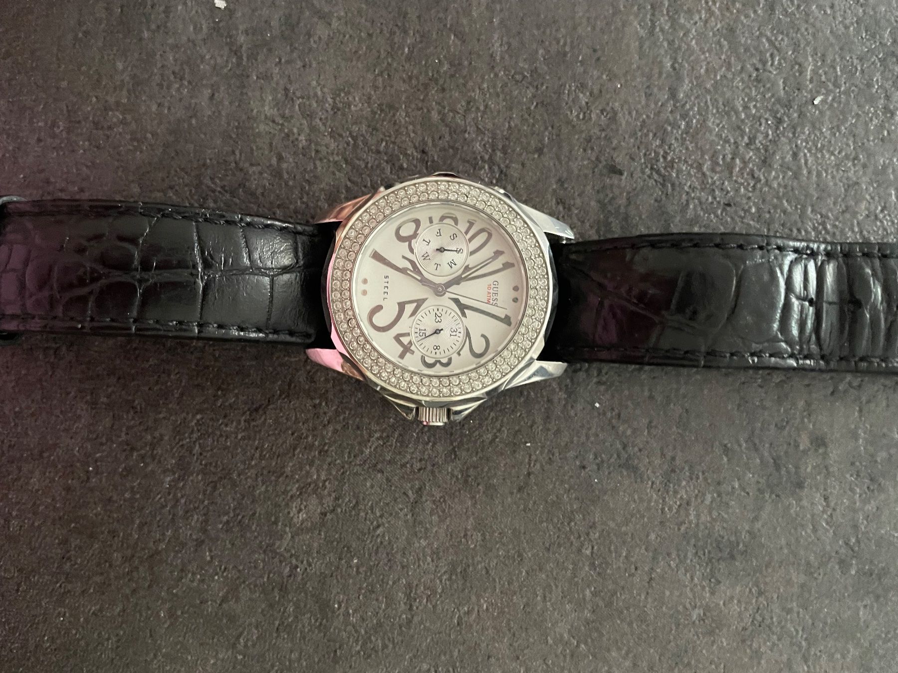 Guess Uhren: Guess Armbanduhr – Gebraucht aus Zunzgen von mel_y6w2 2