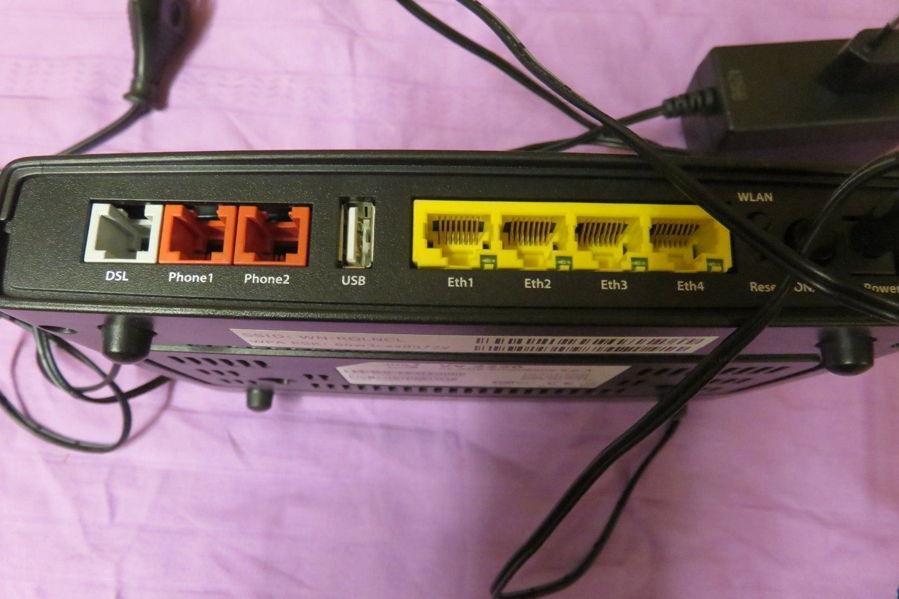 Modems & Router: Router ADB VV2220 mit Netzteil – Gebraucht aus Worben von MaKo3252 1