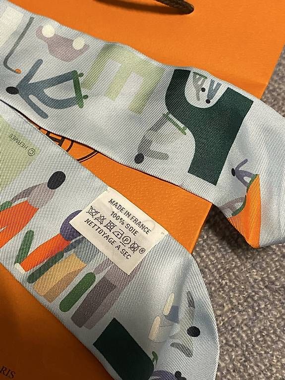 Foulard & Sciarpe: Hermes Paris Twilly Neu Mit Rechnung  – Nuovo e nell'imballaggio originale da Zofingen venduto da Monacomike 1