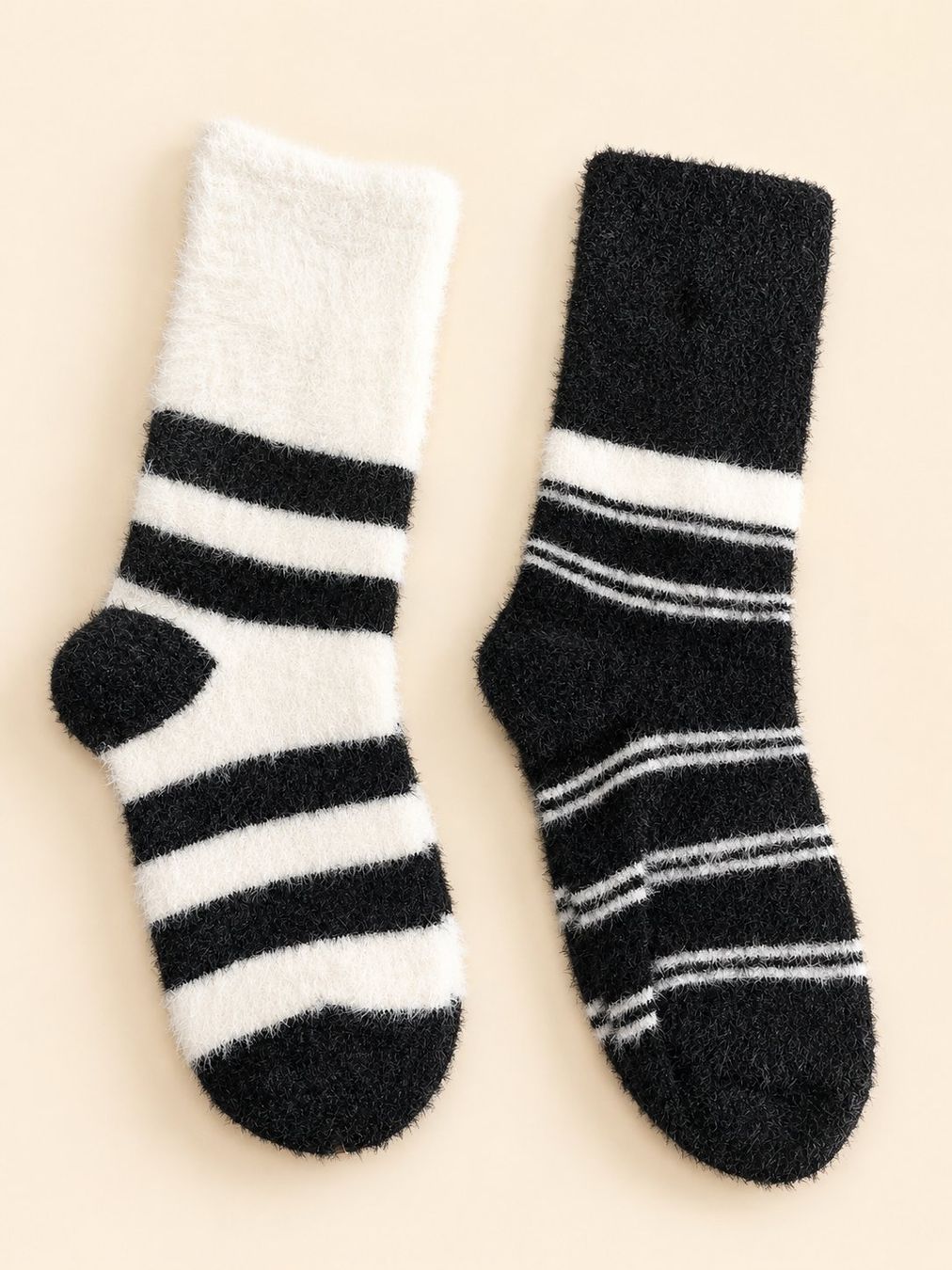 Socken: Kuschelige Plüschsocken – Neu – Neu (gemäss Beschreibung) aus Finstersee von Small-Daily-Rituals 1