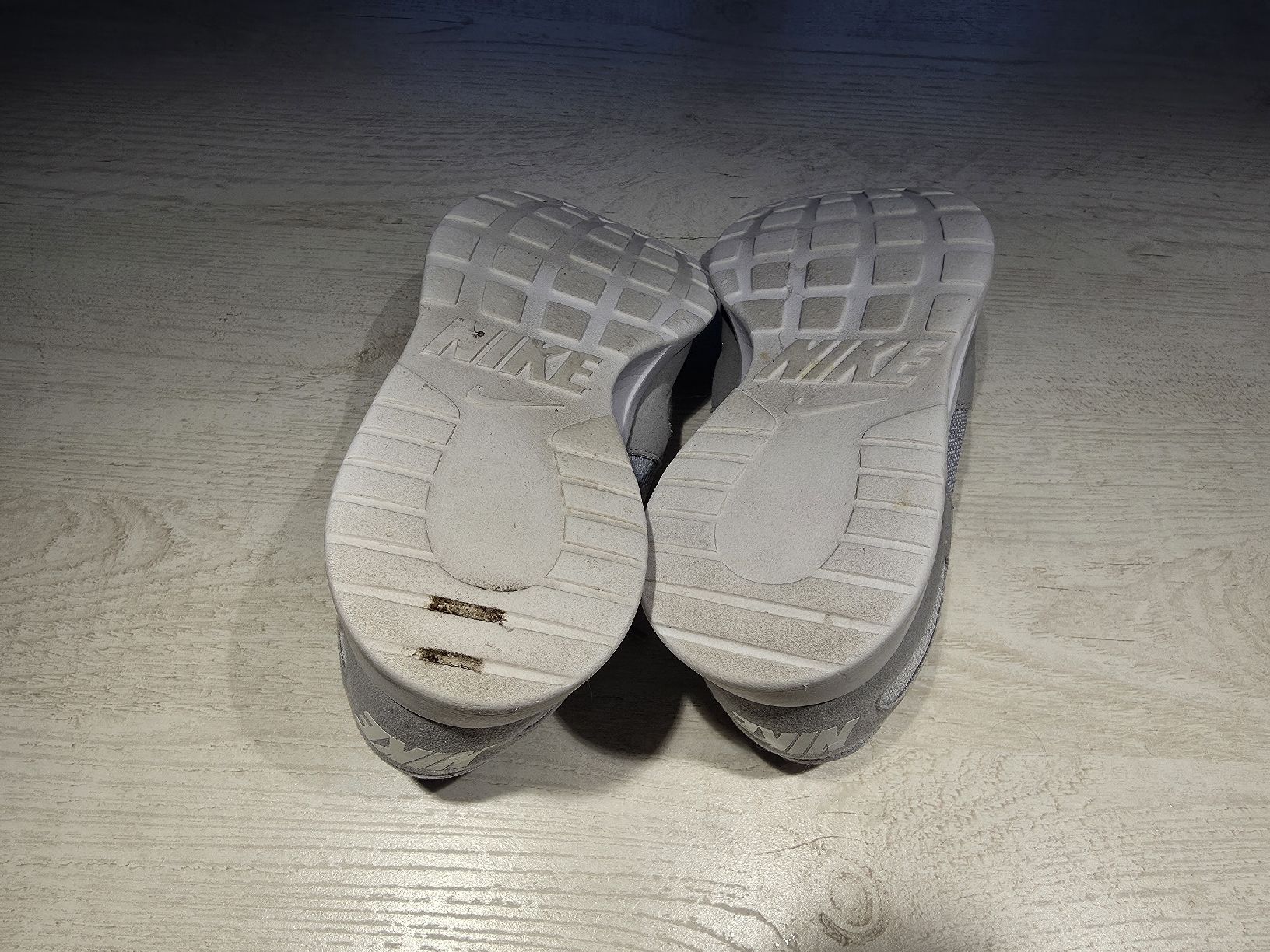 Nike Scarpe da uomo: Nike Schuhe, Grau, Gr. 37.5 – Usato da Bülach venduto da Kem990 2