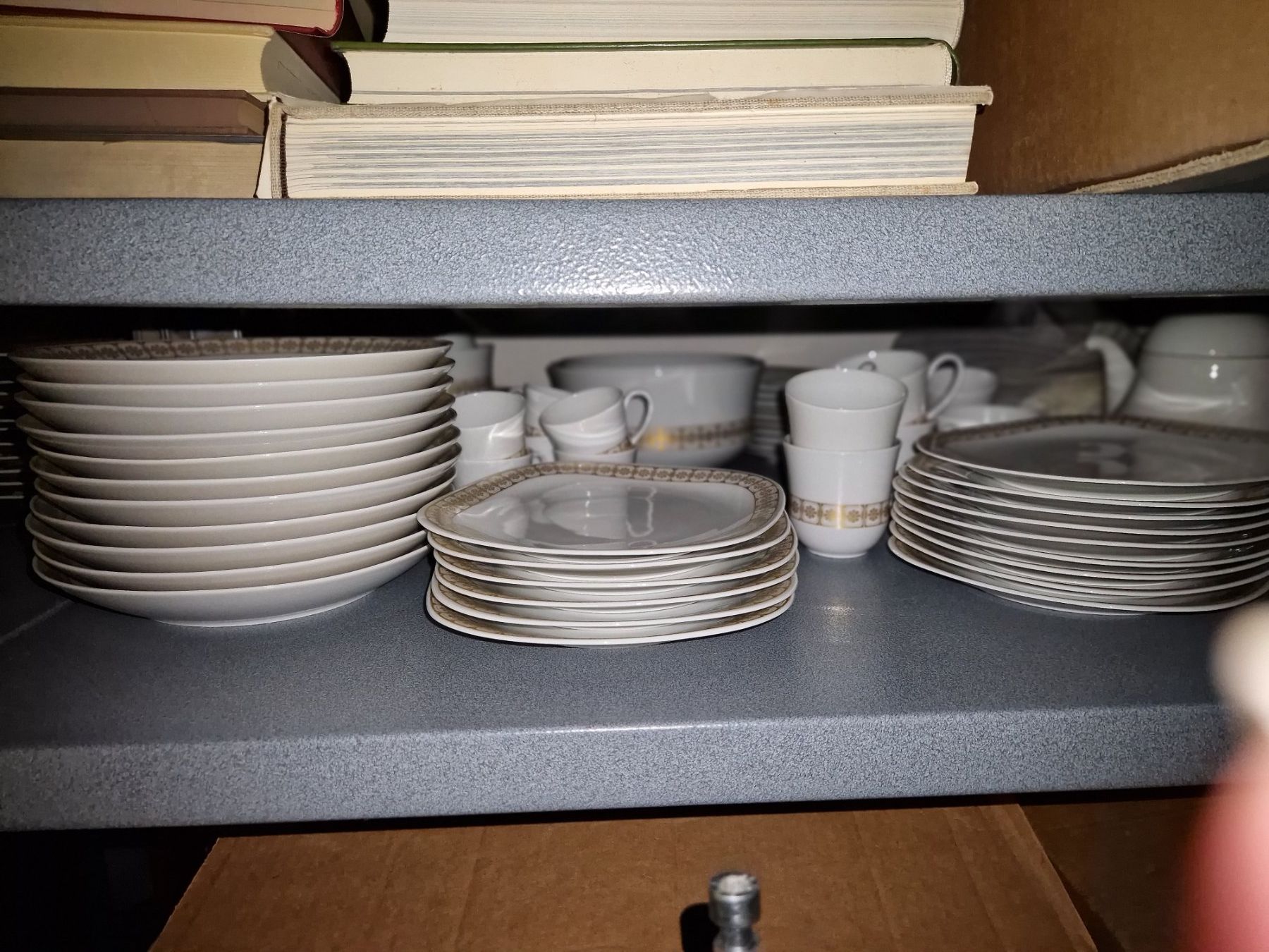 Set di piatti: Tafelservice Suisse Langenthal – Usato da Zürich venduto da Dana_71 9