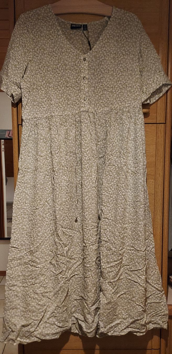 Vestiti: NEU - Kleid mit Blumenmuster – Nuovo e nell'imballaggio originale da Lyss venduto da jan_xjz9