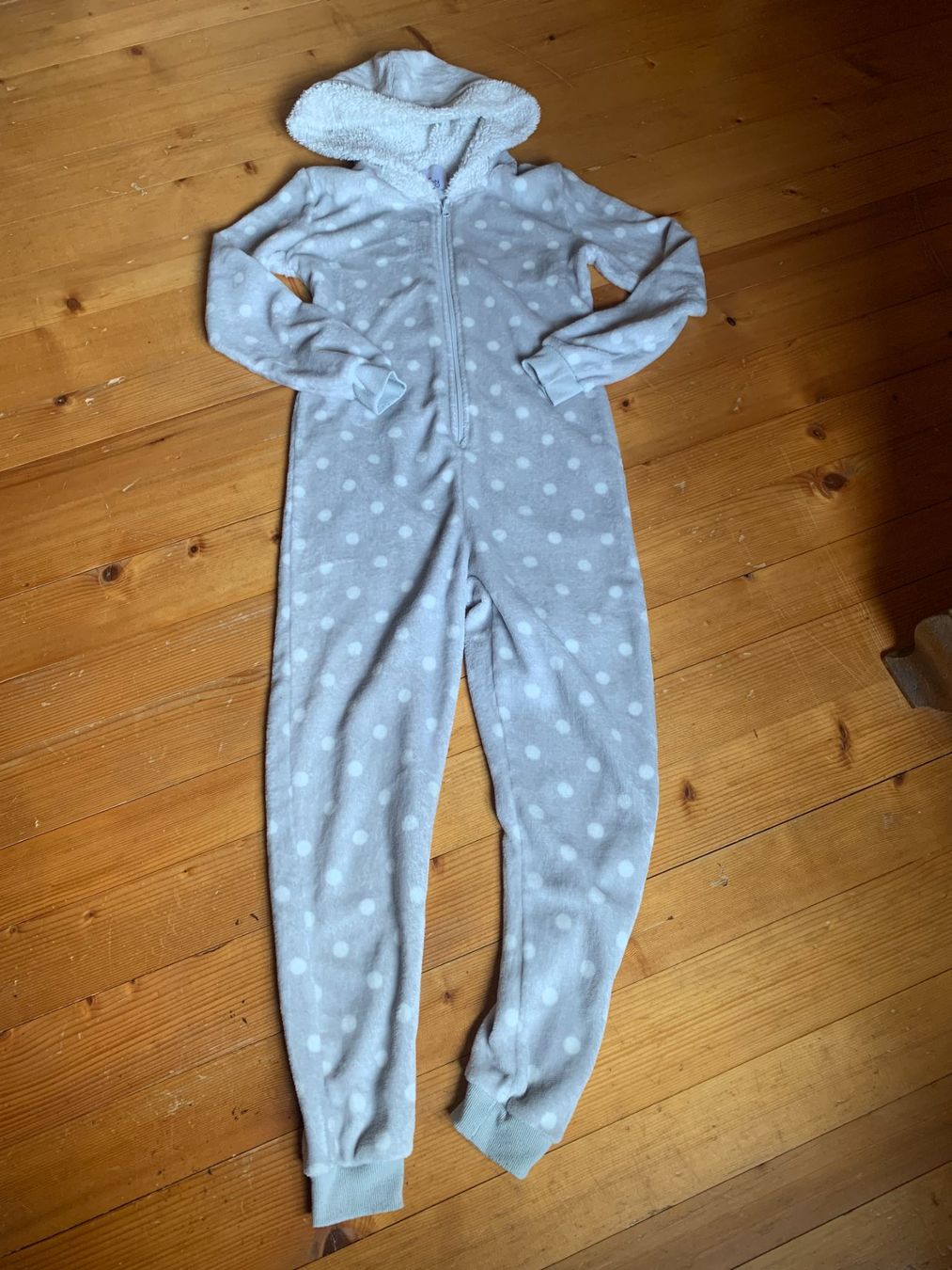 Tute: Kuscheliger Einteiler Jumpsuit S – Usato da Dättlikon venduto da Maurinie 1