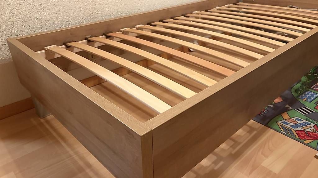 Betten: Kinderbett /Jugendbett 90x200 – Gebraucht aus Buttikon von michanordi 2