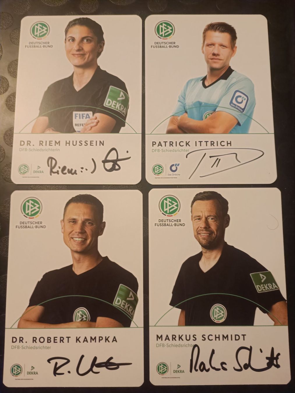 Autografi: 4 signierte DFB Schiedsrichter Autogrammkarte - Set 1 – Usato da Menziken venduto da Artographs