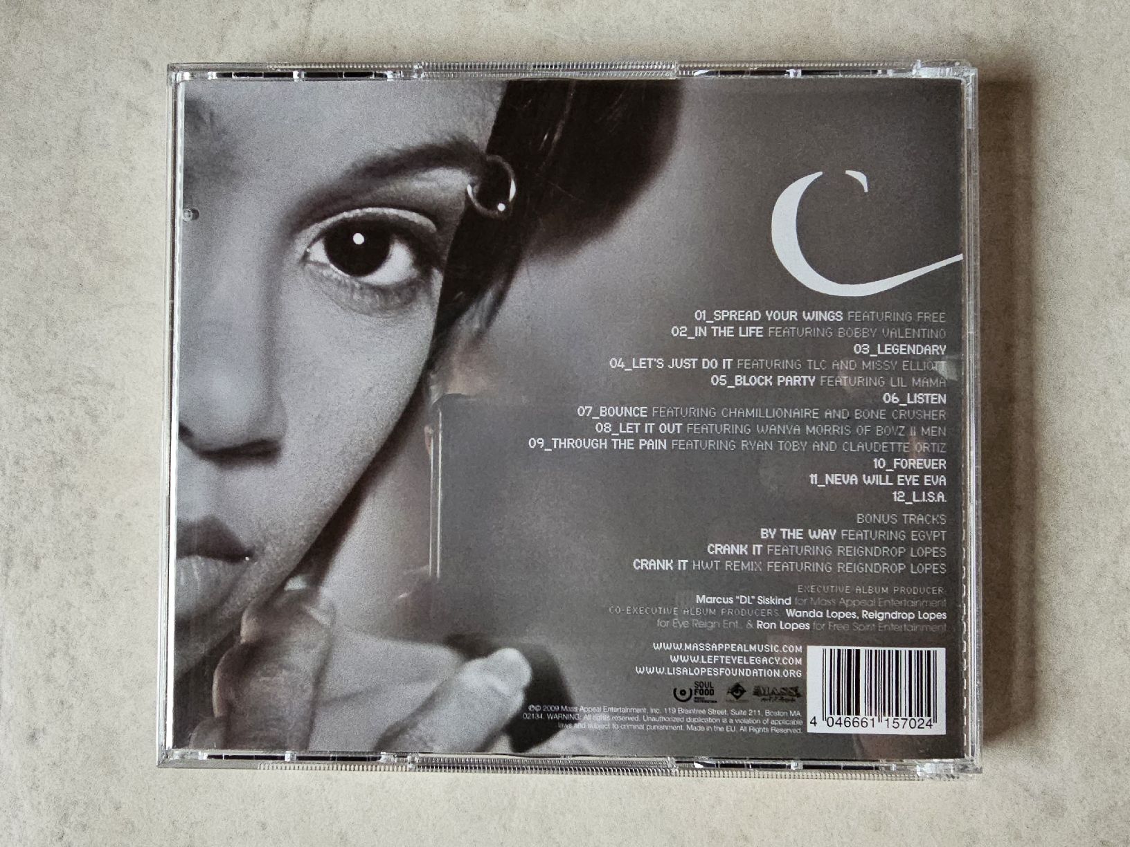 CD: Lisa Left Eye Lopes  -  Eye Legacy  /  CD + DVD – Usato da Schneisingen venduto da backstore24 1